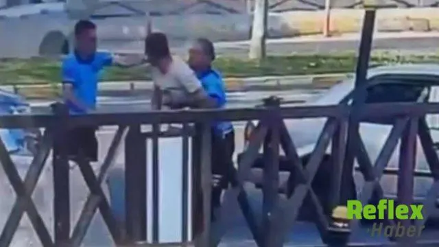 Maltepe'de Okul Önünde Bıçak Satan Seyyar Satıcıya Müdahale