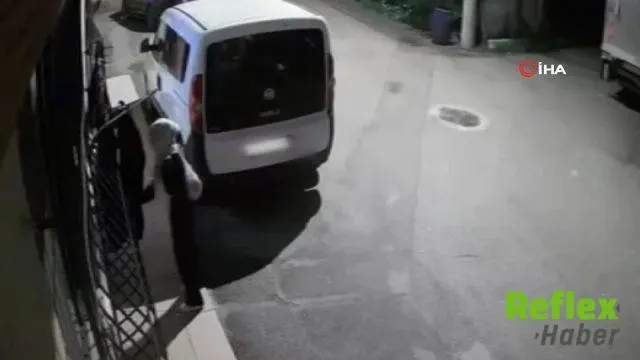 Bursa'da Penceredeki Kıyafetleri İ̇nceleyip Çaldı