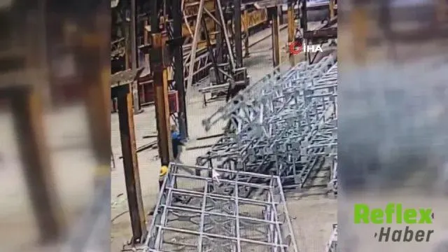 Ankara’da Devrilen Çelik Platformun Altında Kalan İ̇şçi Hayatını Kaybetti