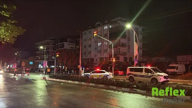 Burdur'da Öğrenci Servisi Ve Otomobil Çarpıştı: 12 Yaralı