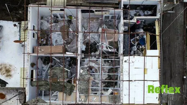 Adana Yüreğir’de Fırtına Prefabrik Çatıyı Uçurdu
