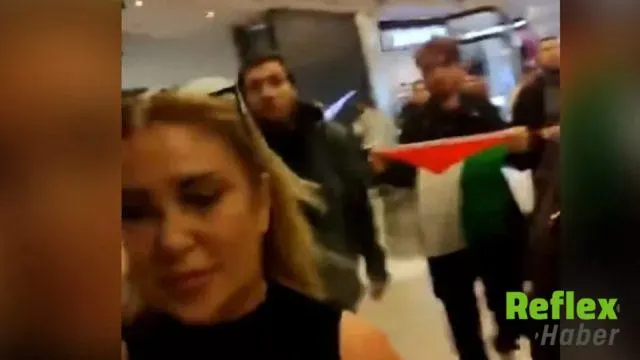 İ̇stanbul’da İ̇stinye Park’ta Klodya Medina Halfon Protestosu