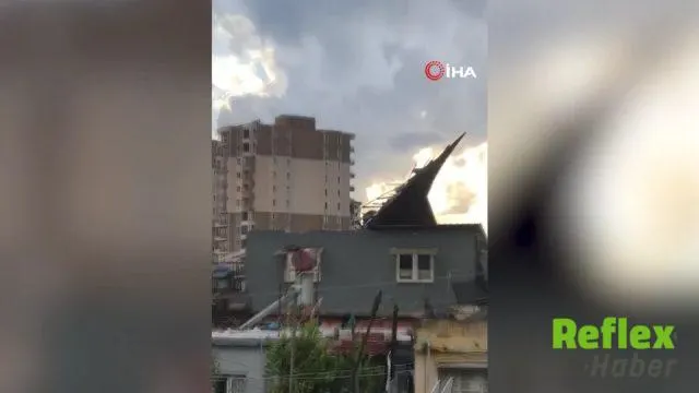 Adana’da Fırtına Ve Sağanak Hasara Yol Açtı