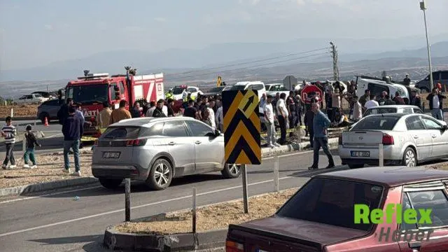 Kahramanmaraş’ta Mhp Konvoyunda Kaza: Bir Kişi Öldü, Dört Yaralı