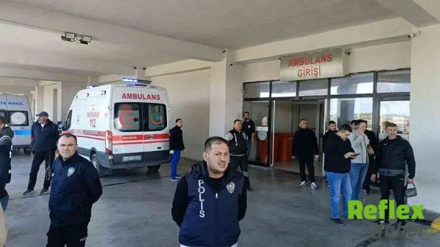 Soma’daki Maden Göçüğünde 2 İ̇şçi Kurtarıldı, 5 İ̇şçiye Ulaşılmaya Çalışılıyor