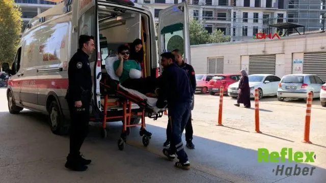 Bursa’da kazada yaralanan motosiklet sürücüsü hastaneye güneş gözlüğüyle kaldırıldı