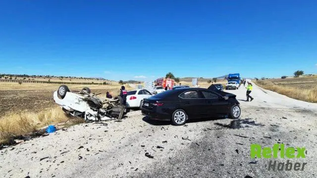 Burdur’da Üç Otomobil Çarpıştı: Bir Ölü, Yedi Yaralı