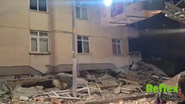 Maltepe'de 6 Katlı Bina Çöktü, Arama Kurtarma Ekipleri Sevk Edildi
