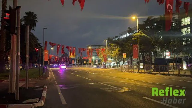 İ̇stanbul'da 29 Ekim Töreni İ̇çin Vatan Caddesi Trafiğe Kapatıldı