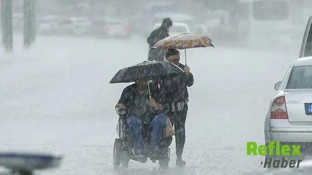 Meteoroloji 45 İ̇li Sağanak Ve Fırtınaya Karşı Uyardı