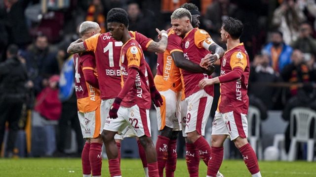 Süper Lig puan durumu: Fenerbahçe Galatasaray'ın ensesinde: İşte Süper Lig puan durumu son hafta