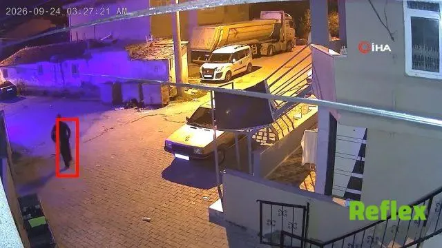 Halı hırsızlığı saniye saniye kaydedildi | VİDEO İZLE