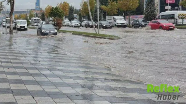 Malatya'da Sağanak Sonrası Yollar Su Altında Kaldı