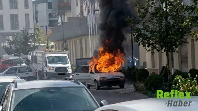 Onikişubat'ta Otomobil Yangınına İ̇tfaiye Müdahalesi