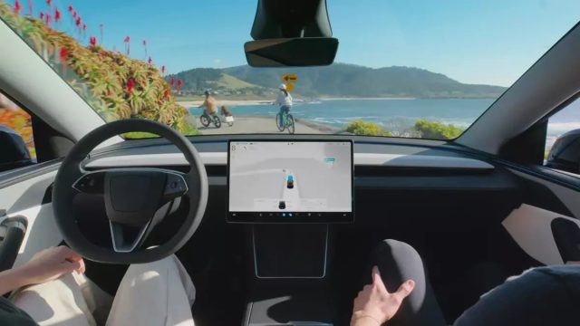 Tesla, FSD Kullananları Tespit Edip Müdahale Ediyor