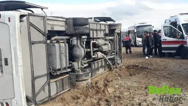 İ̇mranlı'da Cezaevi Nakil Aracı Devrildi: 3 Yaralı
