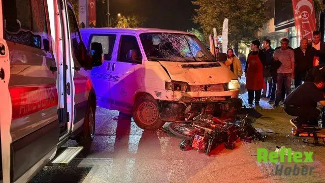 Bursa'da Minibüs Ve Motosiklet Çarpıştı: Sürücü Yaralandı