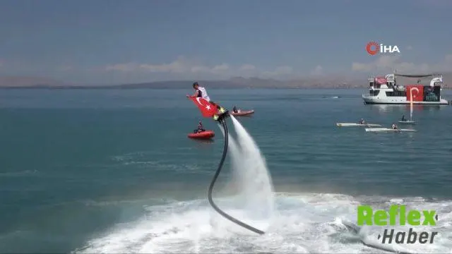 Van Gölü'nde Flyboard Gösterisi Gölfest'e Renk Kattı