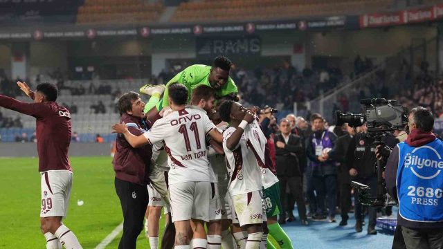 Trabzonspor, Başakşehir'i son dakika golüyle 4-3 mağlup etti