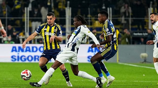 Trendyol Süper Lig’de Fenerbahçe İle Kasımpaşa İlk Yarıyı Golsüz Tamamladı