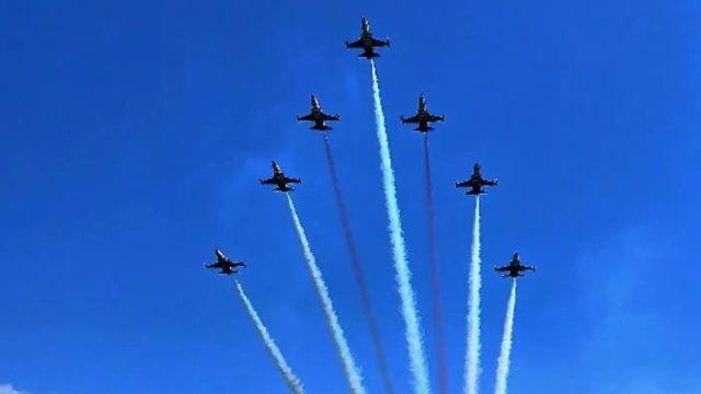 Türk Yıldızları Çanakkale Semalarında 23 Nisan Coşkusuyla Uçtu