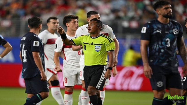 Türkiye-Paraguay Maçının Hakemi Herkesi Şaşırttı! Asıl Mesleği Dikkat Çekti