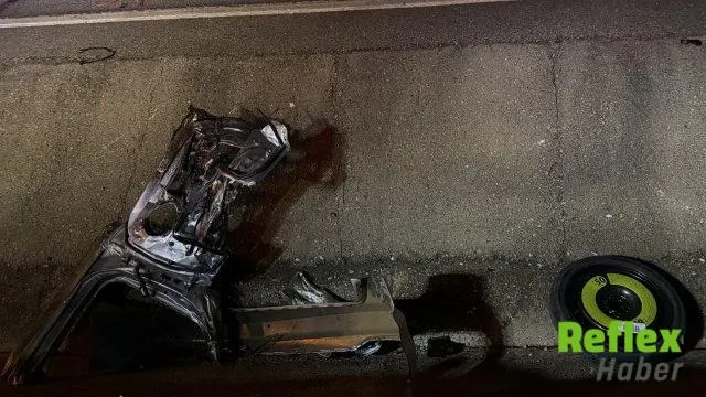 Çanakkale’de Refüj Direğine Çarpan Otomobilde İ̇ki Can Kaybı