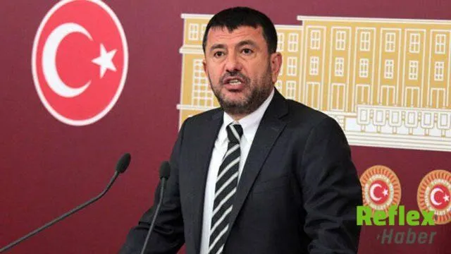 Veli Ağbaba Malatya’da Pazar Programında Hastaneye Kaldırıldı