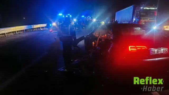 Bingöl'de Köprüdeki Bariyerlere Çarpan Otomobilde 2 Can Kaybı