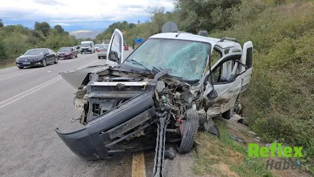 Vezirköprü'de İ̇ki Araç Çarpıştı: Bir Yaralı Ağır