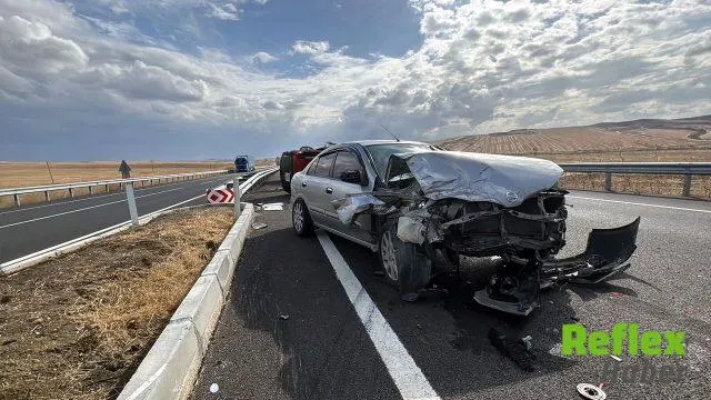 Çorlu-Tekirdağ Yolunda İ̇ki Otomobil Çarpıştı: 4 Yaralı