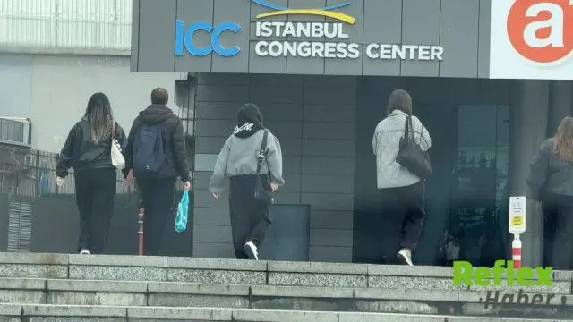 Şişli’deki Konserde Fenalaşan Üç Kişiden Biri Hayatını Kaybetti