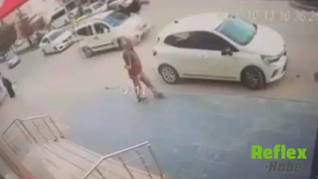 Samsun Kavak’ta Yayaya Çarpan Araç Kamerada