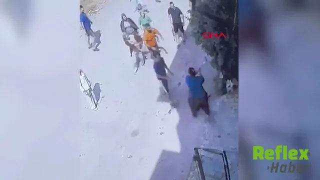 Seyhan’da Aileler Arasındaki Kavga Güvenlik Kamerasında