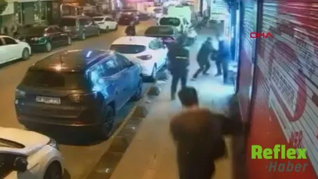 Esenler'de Silahlı Kavga: İ̇ki Kişi Yaralandı, Üç Şüpheli Gözaltında