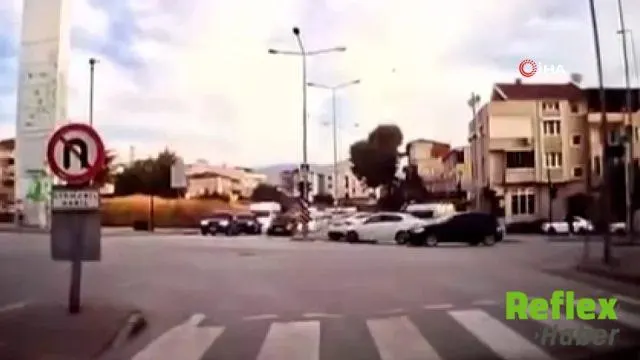 Bursa Osmangazi'de Hatalı Dönüş Kazası Kamerada