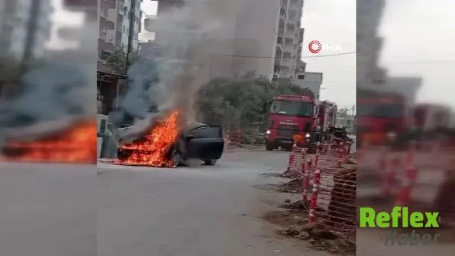 Erdemli'de Park Halindeki Otomobil Alevlere Teslim Oldu