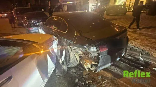 Onikişubat’ta Kontrolden Çıkan Otomobil Park Halindeki Araçlara Çarptı