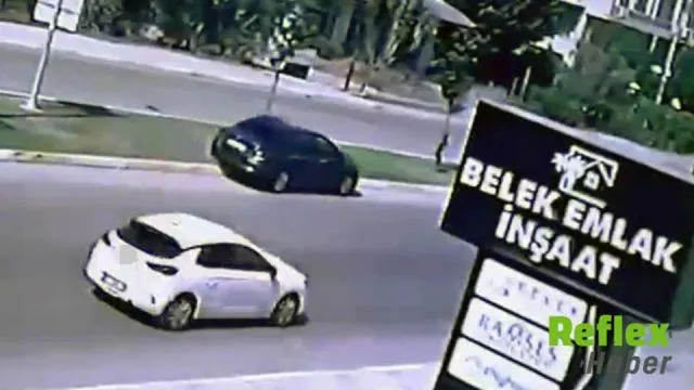 Antalya'da seyir halindeyken fenalaşan sürücü hayatını kaybetti | VİDEO İZLE