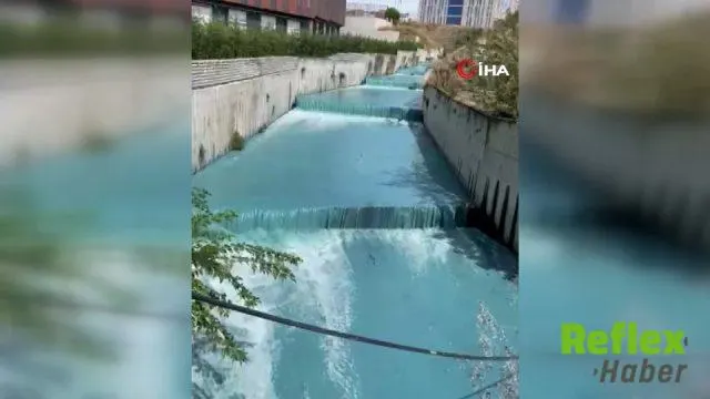 Esenyurt'ta Derenin Rengi Değişti, Su Köpürdü