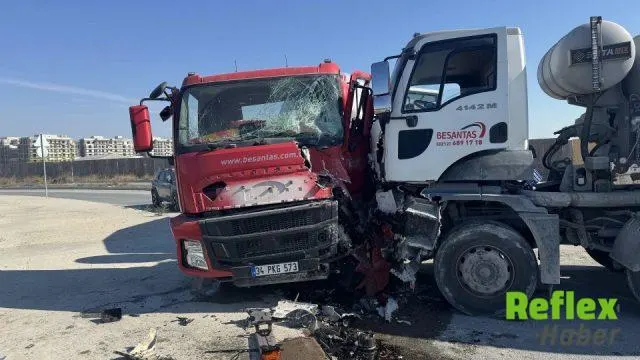 Avcılar'da Beton Mikserleri Çarpıştı: İ̇ki Sürücü Yaralandı