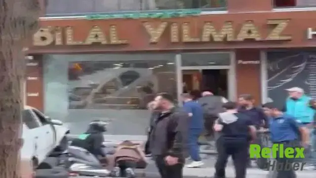 Kazada savrulan otomobil berber dükkanına çarptı: 2'si ağır 5 yaralı