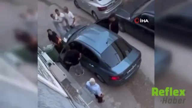 Bursa'da iki grubun kavgasını vatandaşlar ayırdı | VİDEO İZLE