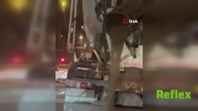 Elazığ'da Beton Mikseri Yola Harç Dökerken Görüntülendi