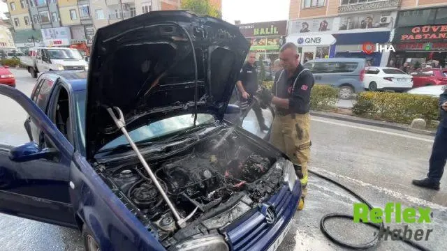 Karaman’da Seyir Halindeki Otomobilin Motoru Alev Aldı