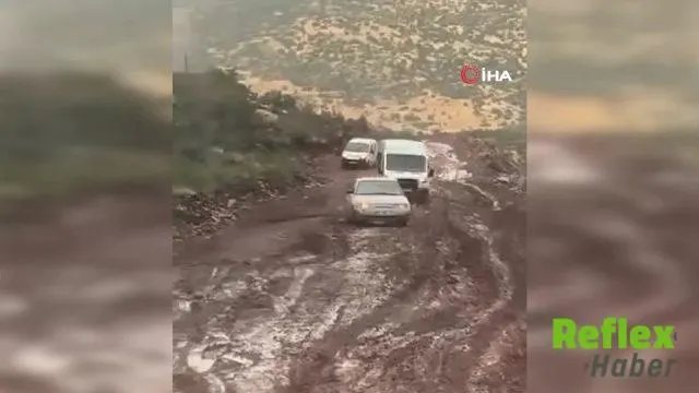Pervari’de Sağanak Ulaşımı Aksattı, Araçlar Çamura Saplandı