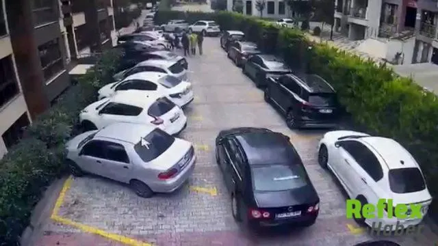 Beylikdüzü'nde Site Otoparkındaki Silahlı Kavga Kamerada