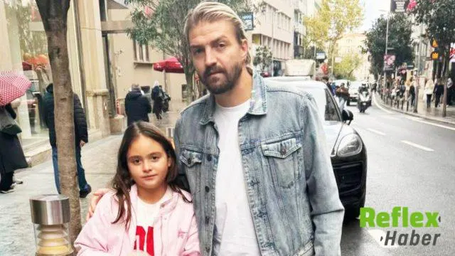Caner Erkin Kızı Mihran Ela İ̇le Nişantaşı'nda Görüntülendi