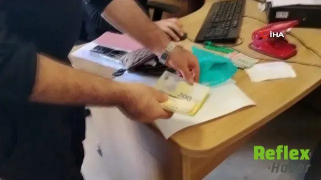 Elazığ'da Temizlik Görevlisi Hacı Özdemir Bulduğu Çantayı Sahibine Ulaştırdı