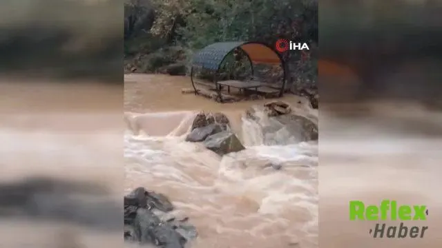Elazığ'da Sağanak Sonrası Teke Deresi Taştı